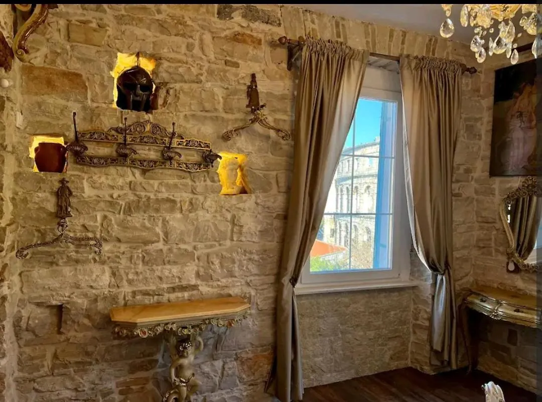 Spectacular View Of The Colloseum Pula Apartment